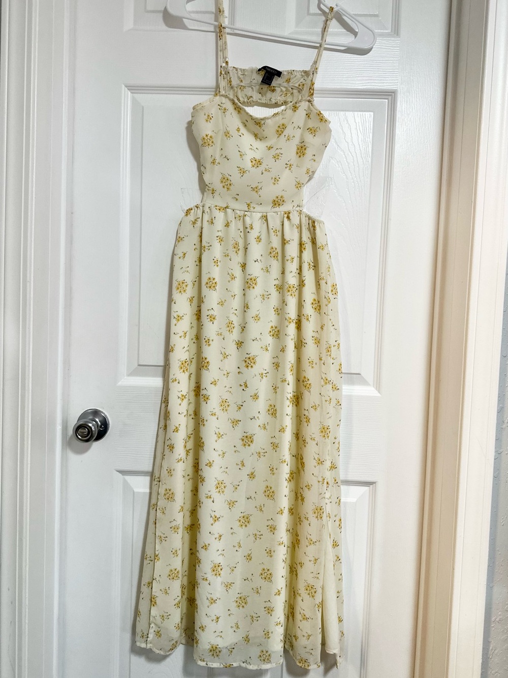 Forever 21 Open Back Floral Maxi Dress (Small)